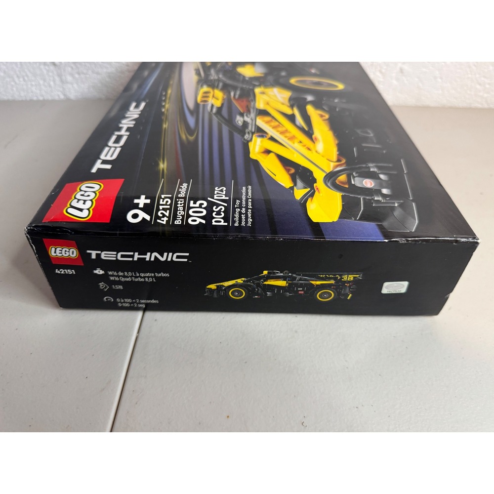 LEGO Technic 42151 Bugatti Bolide Yellow Black 905 Pieces New Sealed - Picture 4 of 5
